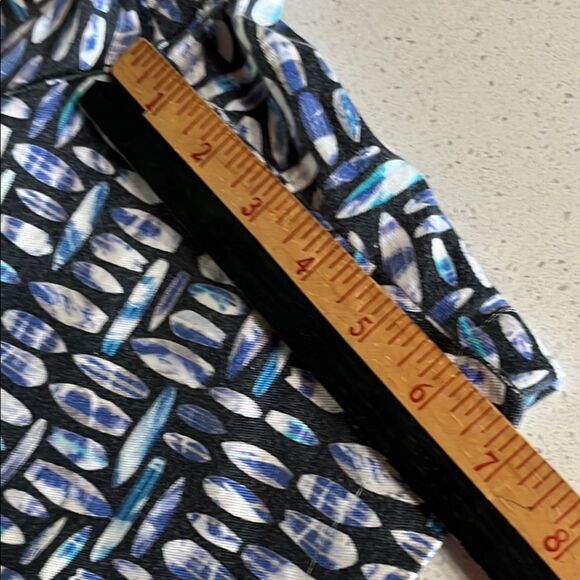 Robert Graham Blue  Geometric Shorts 36/7 - Picture 7 of 8